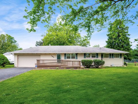 Photo of 1992 Brown Road, Grove City, OH 43123 (MLS # 226013956)
