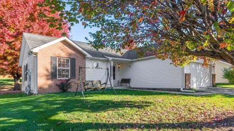 Photo of 980 Garfield Avenue, Newark, OH 43055 (MLS # 226041331)