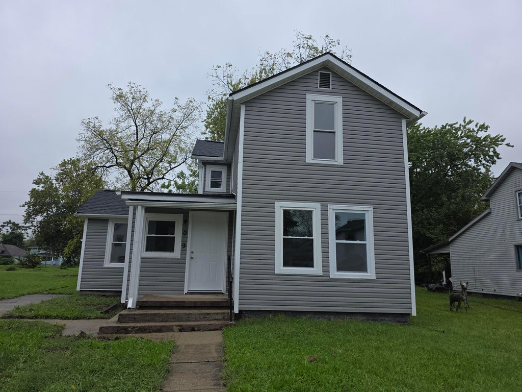 Photo of 409 W Southern Avenue, Springfield, OH 45506 (MLS # 226035996)