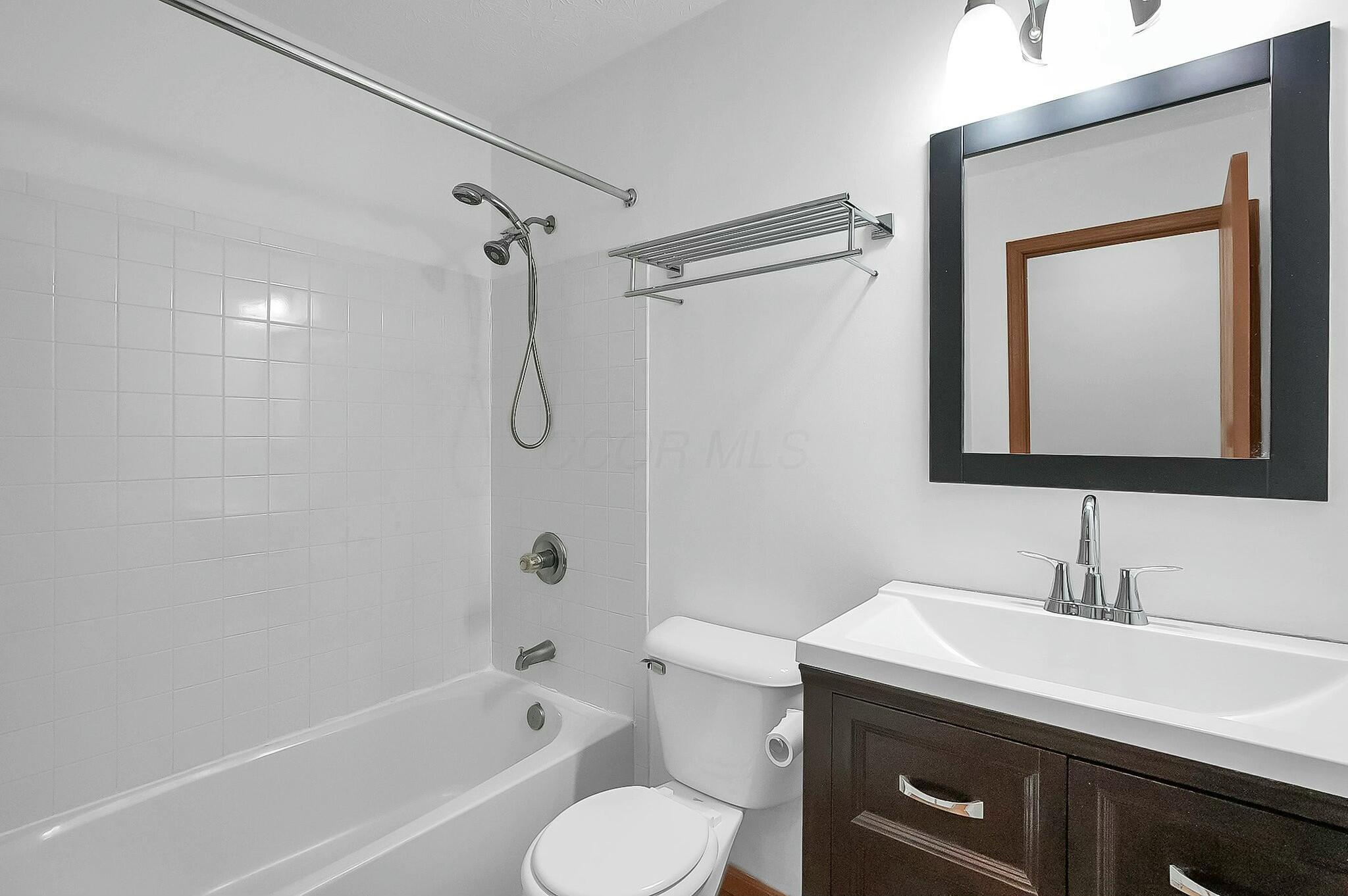 7801 Fairfax Loop Drive, Blacklick, Ohio image 11