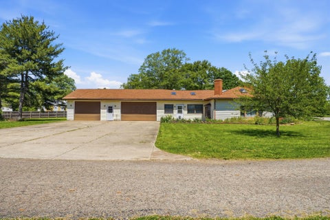 Photo of 5050 Dacron Place, Canal Winchester, OH 43110 (MLS # 226016783)