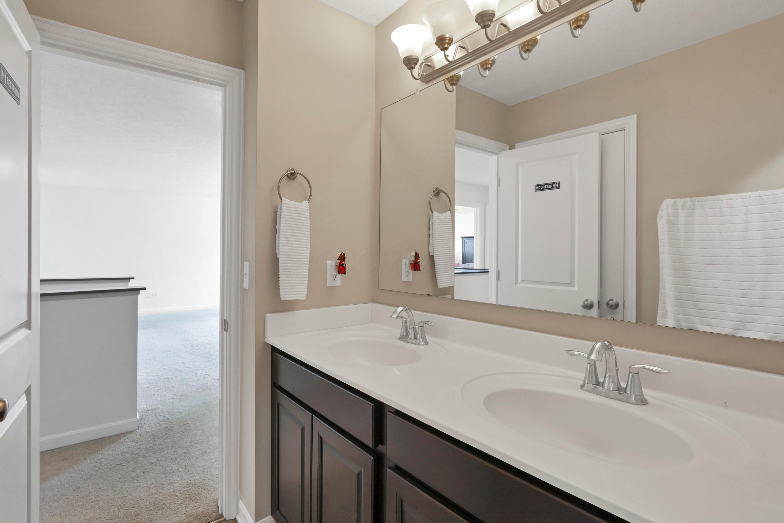 8601 Crooked Maple Drive, Blacklick, Ohio image 19