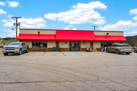 Photo of 1706 N Memorial Drive, Lancaster, OH 43130 (MLS # 226008772)