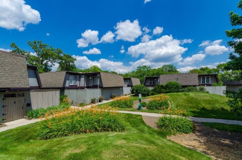 Tiny photo for 743 Worthington Forest Place, Columbus, OH 43229 (MLS # 226023791)