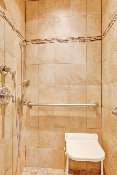 Tiny photo for 710 Hawthorne Drive, Circleville, OH 43113 (MLS # 226004286)