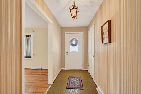 Tiny photo for 710 Hawthorne Drive, Circleville, OH 43113 (MLS # 226004286)