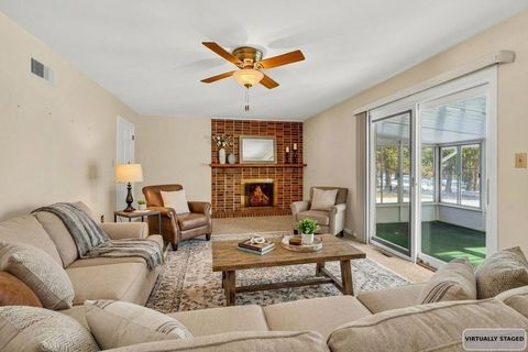 Tiny photo for 710 Hawthorne Drive, Circleville, OH 43113 (MLS # 226004286)