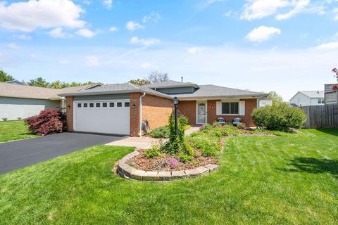 Photo of 4858 Wallington Drive, Hilliard, OH 43026 (MLS # 226015372)