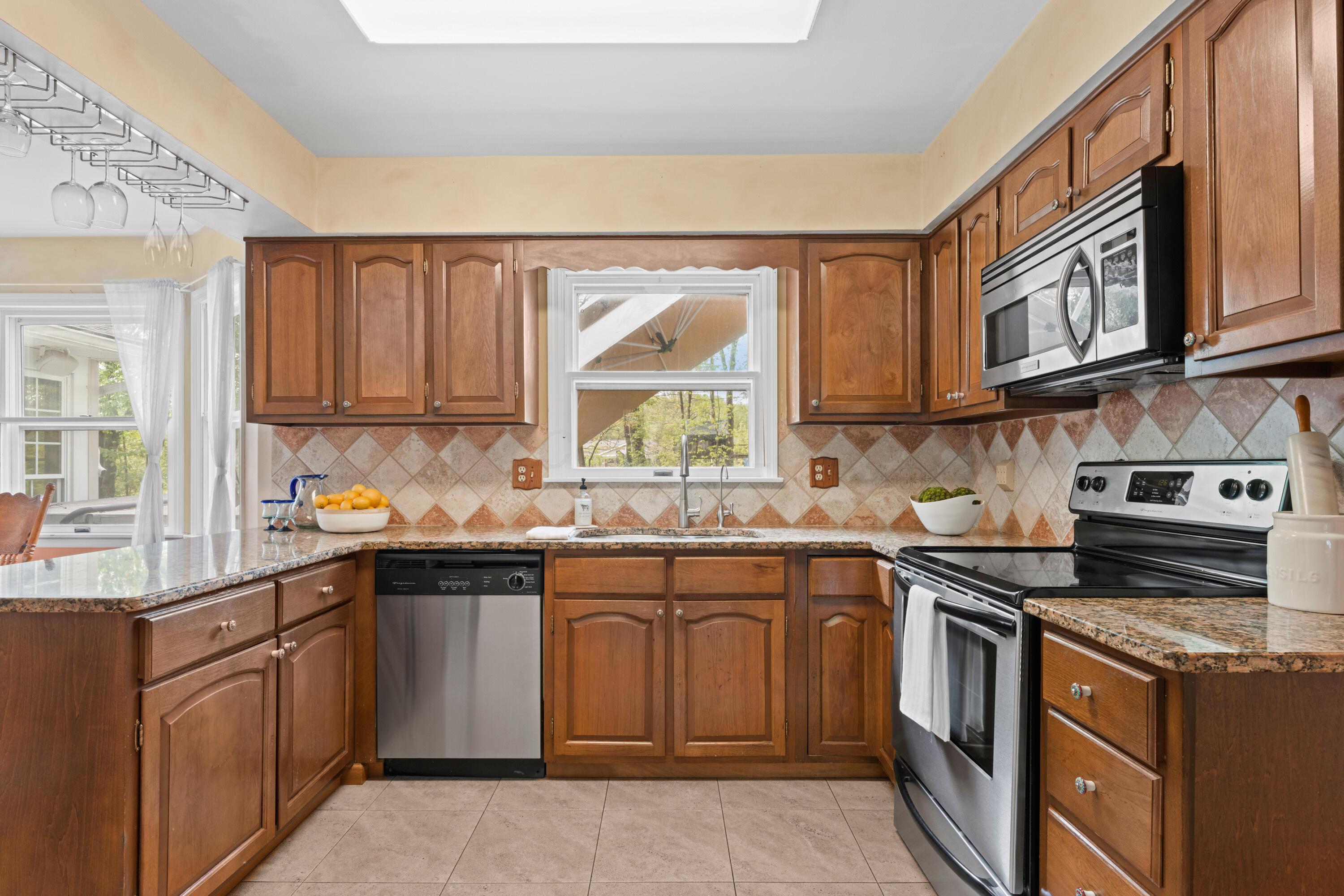 115 Cottswold Drive, Delaware, Ohio image 14