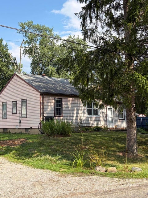 Photo of 908 Romulus Street, Baltimore, OH 43105 (MLS # 226025958)