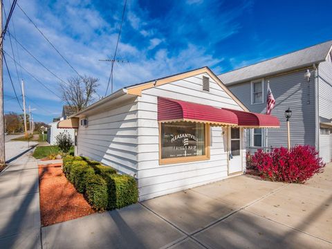 Tiny photo for 111 W Columbus Street, Pleasantville, OH 43148 (MLS # 225044734)