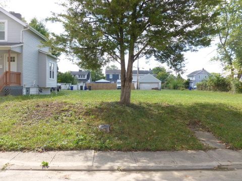 Photo of 923 Camden Avenue, Columbus, OH 43201 (MLS # 225036727) Photo of 923 Camden Avenue, Columbus, OH 43201 (MLS # 225036727)