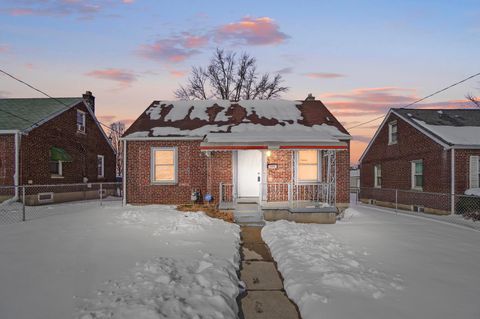 Photo of 1740 Old Leonard Avenue, Columbus, OH 43219 (MLS # 226002955)