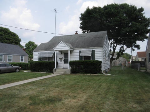 Photo of 132 S 35th Street, Newark, OH 43055 (MLS # 226026635)