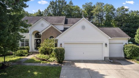 Photo of 891 Dunvegan Circle, Pickerington, OH 43147 (MLS # 225028118)