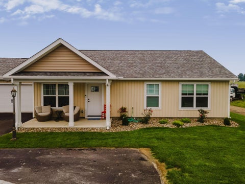 Tiny photo for 212 Cumberland Meadows Circle, Hebron, OH 43025 (MLS # 226034524)