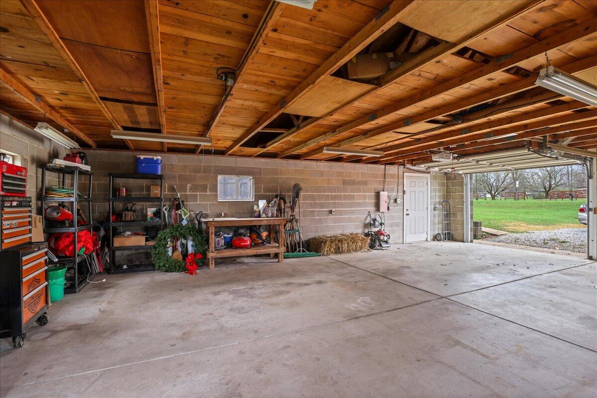 10038 Taylor Road, Etna, Ohio image 30