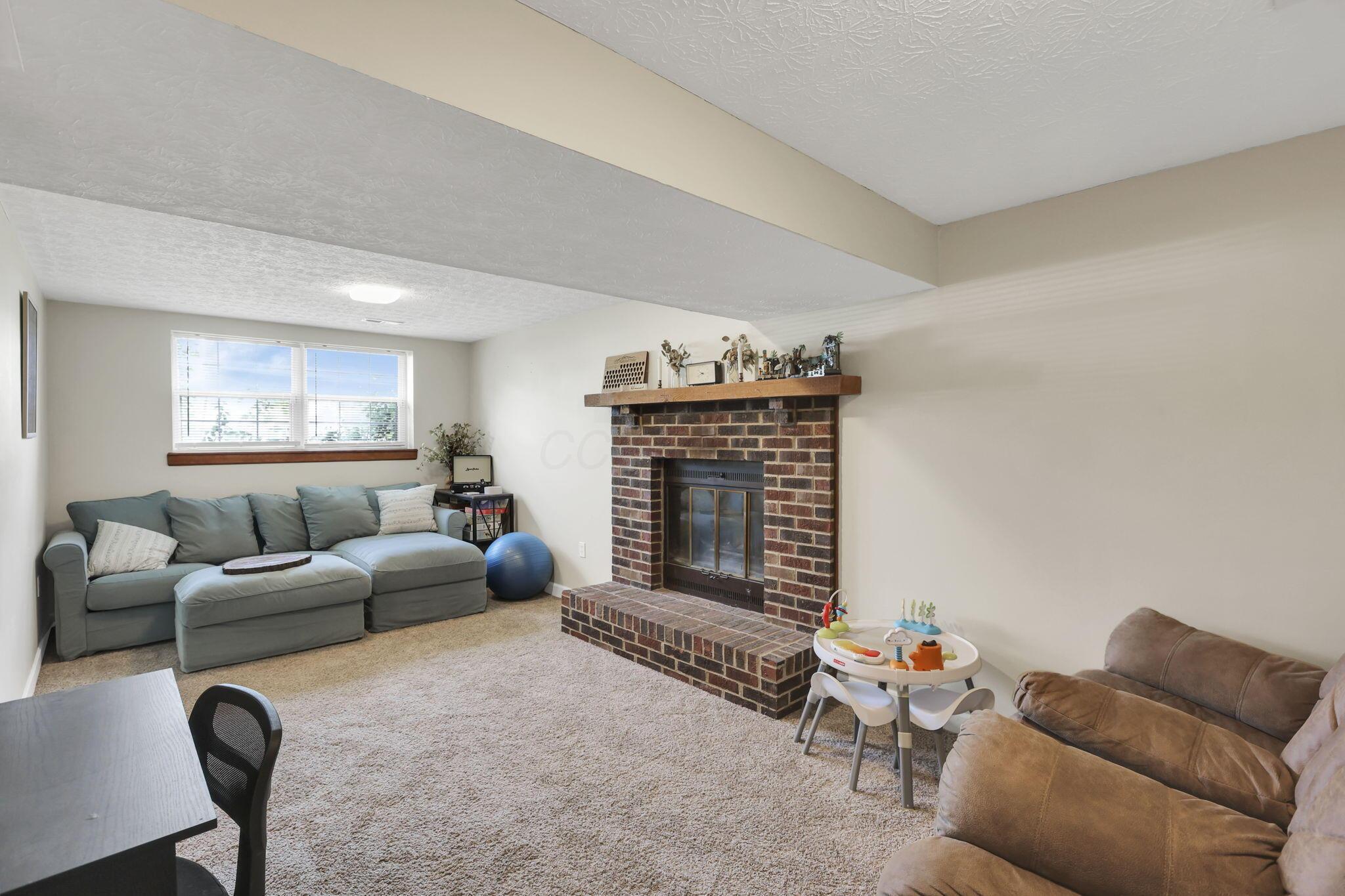 230 Clover Court, Newark, Ohio image 32