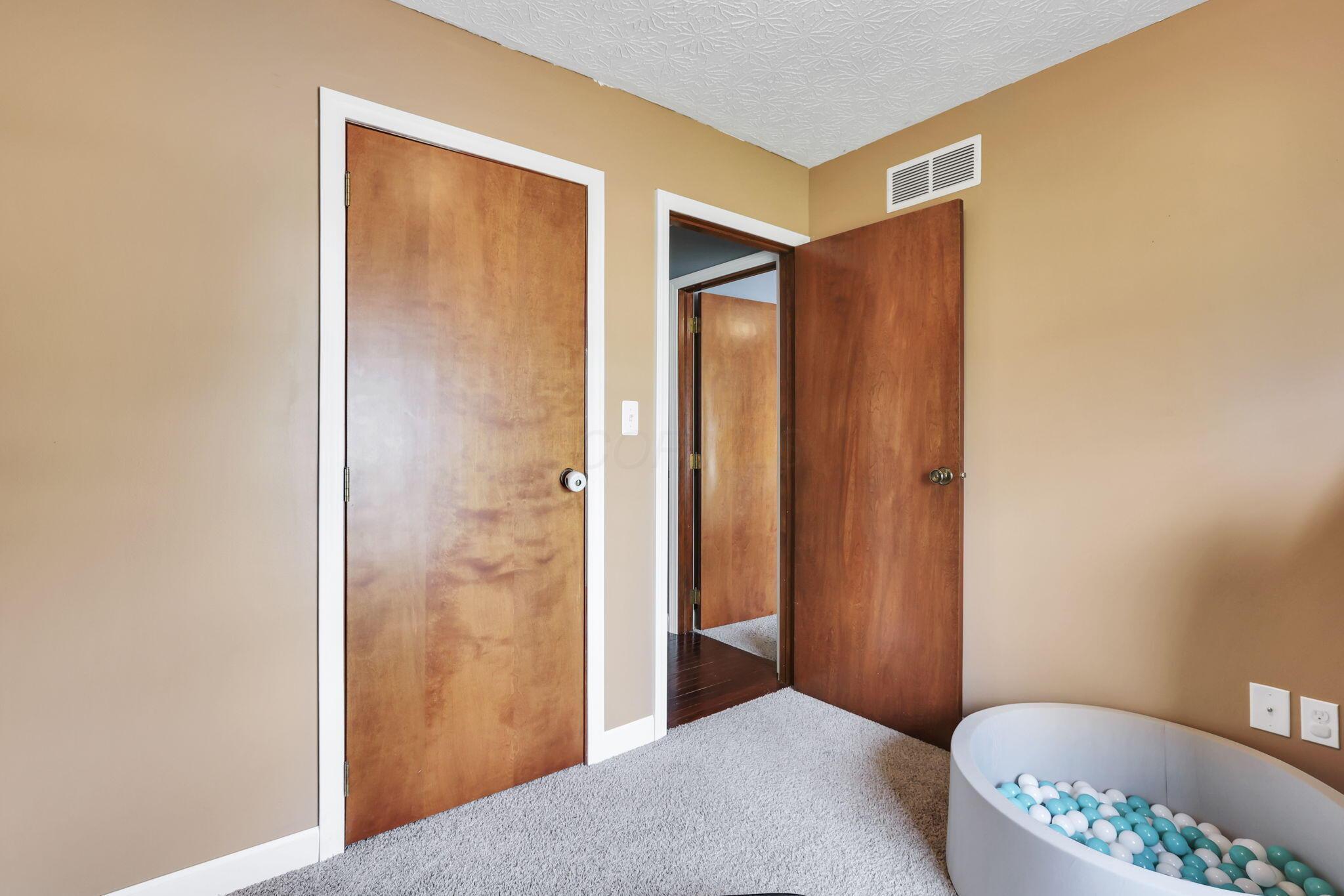 230 Clover Court, Newark, Ohio image 27