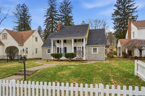 Photo of 1179 N High Street, Lancaster, OH 43130 (MLS # 225046397)