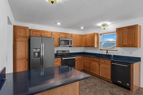 Tiny photo for 100 Tanglewood Drive, Hillsboro, OH 45133 (MLS # 226032967)