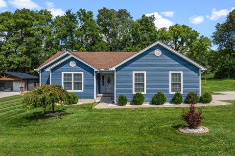 Photo of 100 Tanglewood Drive, Hillsboro, OH 45133 (MLS # 226032967)