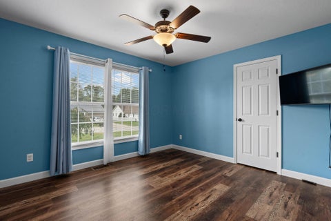 Tiny photo for 100 Tanglewood Drive, Hillsboro, OH 45133 (MLS # 226032967)