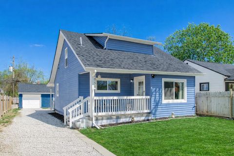 Photo of 2058 Briarwood Avenue, Columbus, OH 43211 (MLS # 226012247)