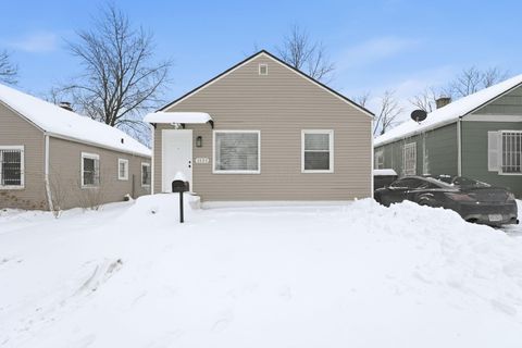 Tiny photo for 1533 E 26th Avenue, Columbus, OH 43211 (MLS # 226002704)