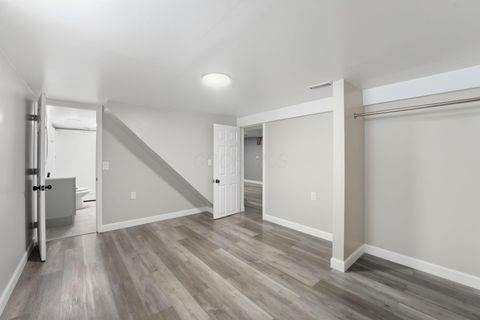 Tiny photo for 1533 E 26th Avenue, Columbus, OH 43211 (MLS # 226002704)