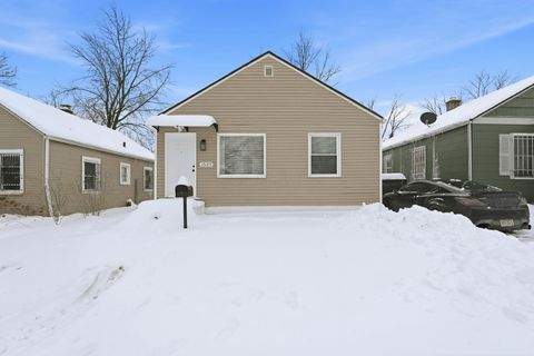 Tiny photo for 1533 E 26th Avenue, Columbus, OH 43211 (MLS # 226002704)
