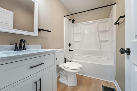 Tiny photo for 1533 E 26th Avenue, Columbus, OH 43211 (MLS # 226002704)