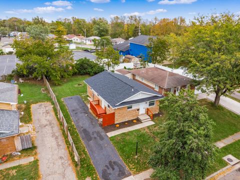 Tiny photo for 164 Alice Rita Street, Columbus, OH 43228 (MLS # 225040559)