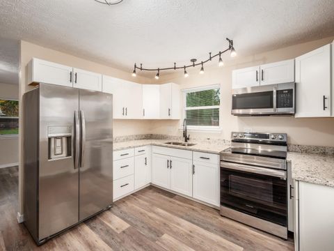 Tiny photo for 164 Alice Rita Street, Columbus, OH 43228 (MLS # 225040559)