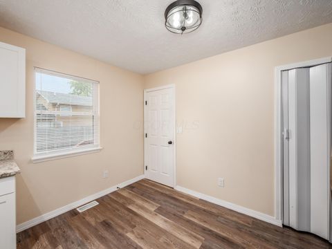 Tiny photo for 164 Alice Rita Street, Columbus, OH 43228 (MLS # 225040559)