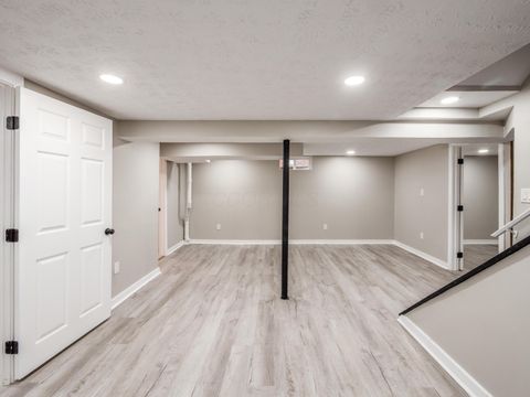 Tiny photo for 164 Alice Rita Street, Columbus, OH 43228 (MLS # 225040559)