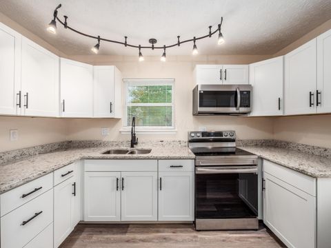 Tiny photo for 164 Alice Rita Street, Columbus, OH 43228 (MLS # 225040559)
