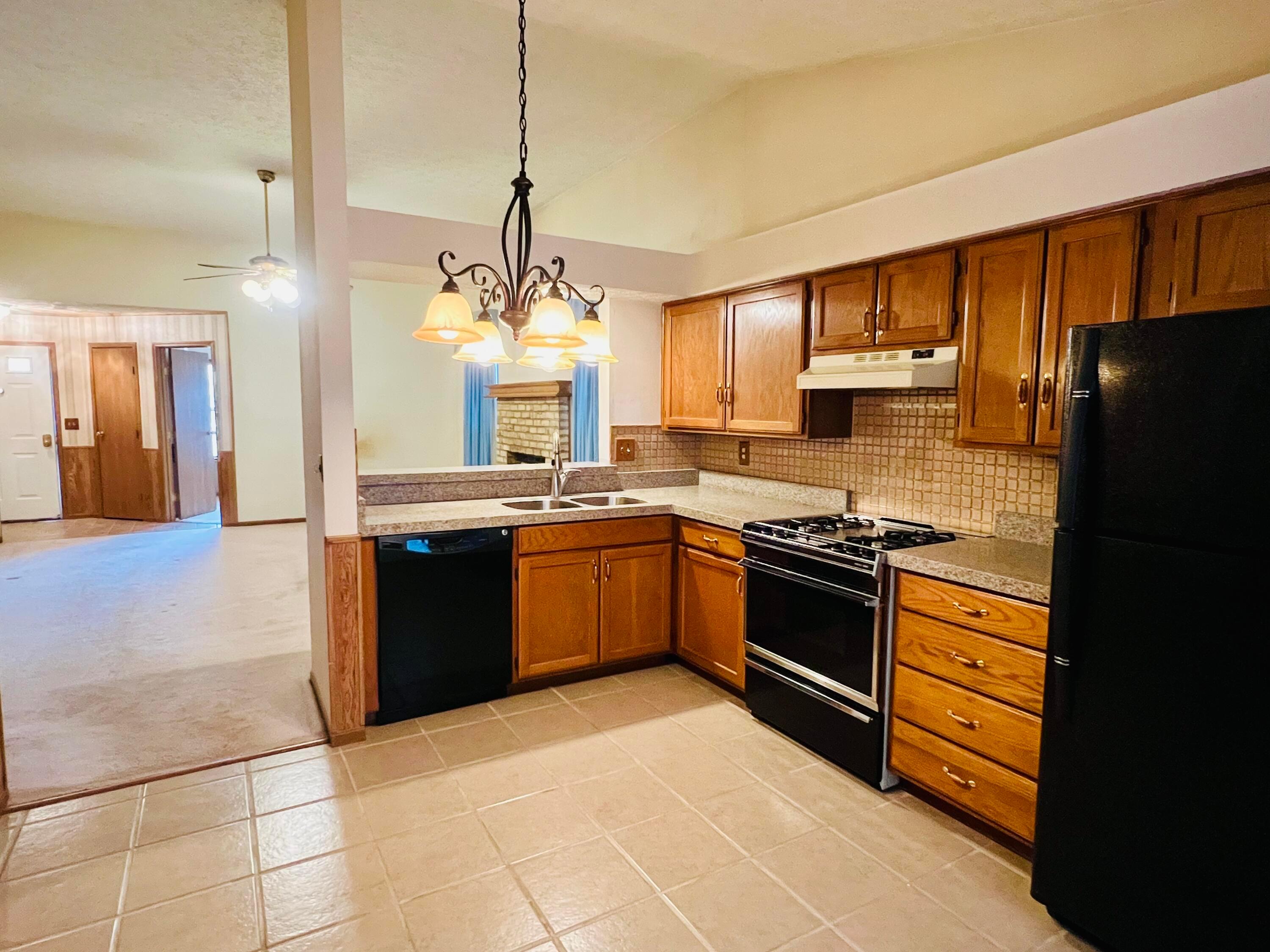 7618 Kittansett Lane, Pickerington, Ohio image 3