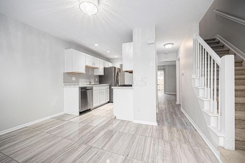 Photo of 97 Tarryton Court W 19H #19H, Columbus, OH 43228 (MLS # 226008457)