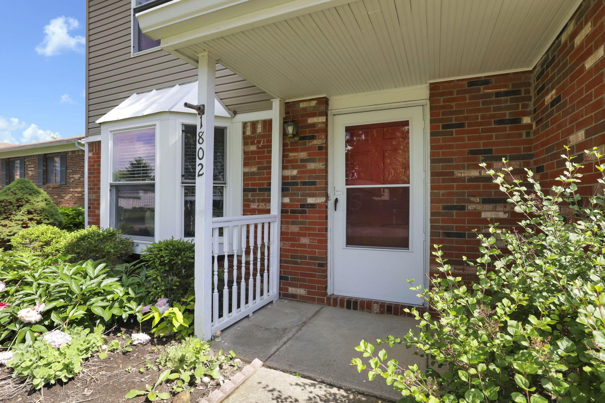 1802 Linkton Drive, Powell, Ohio image 7