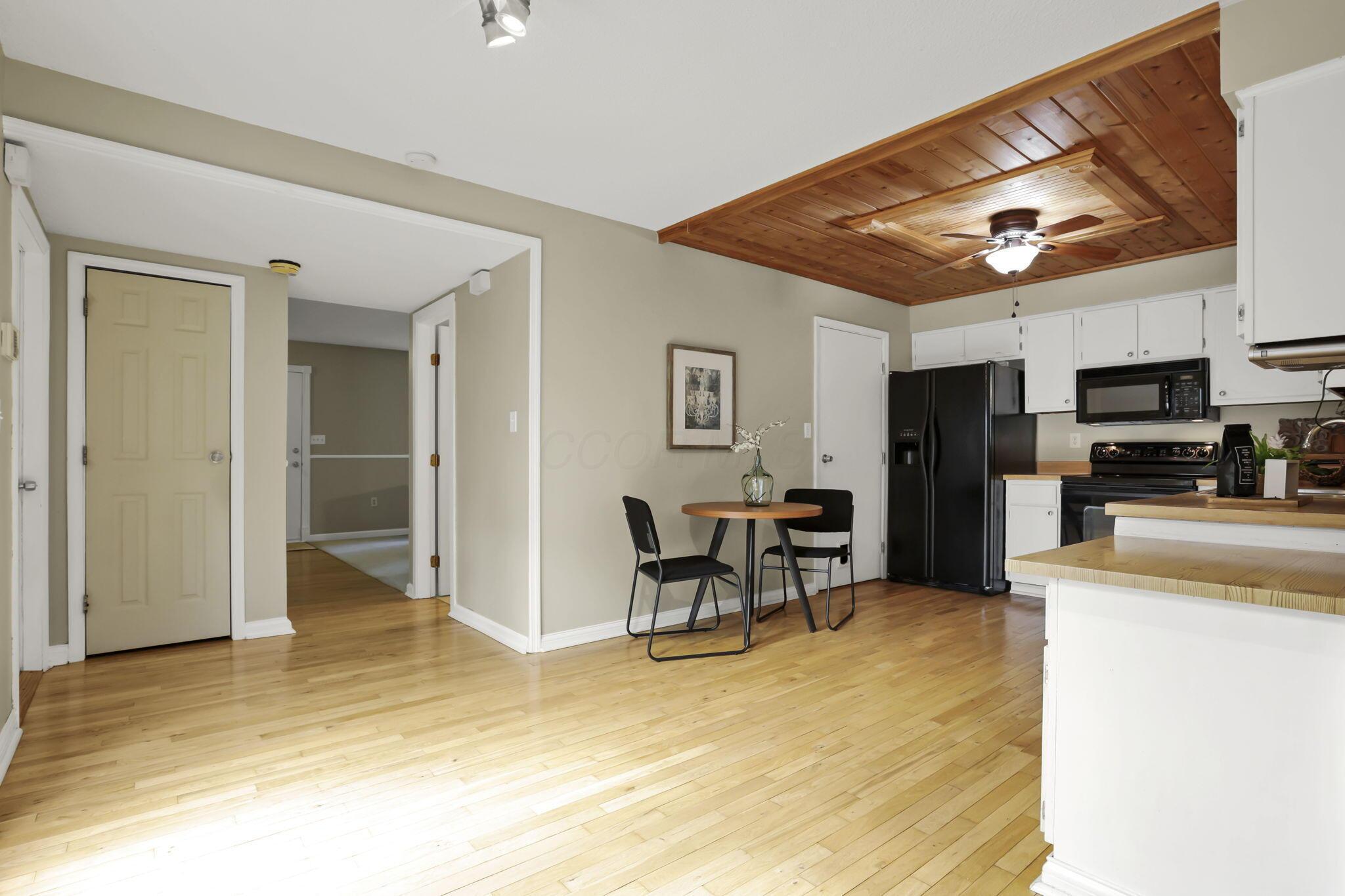 1802 Linkton Drive, Powell, Ohio image 16