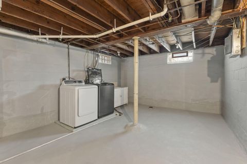 Tiny photo for 3040 Crescent Drive, Columbus, OH 43204 (MLS # 225046231)