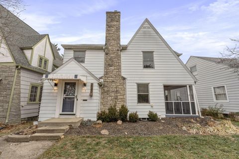 Photo of 3040 Crescent Drive, Columbus, OH 43204 (MLS # 225046231)