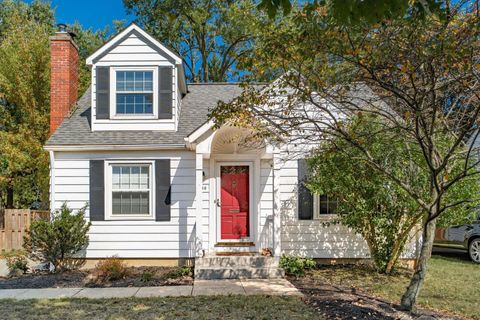 Photo of 256 E Beaumont Road, Columbus, OH 43214 (MLS # 225035803) Photo of 256 E Beaumont Road, Columbus, OH 43214 (MLS # 225035803)