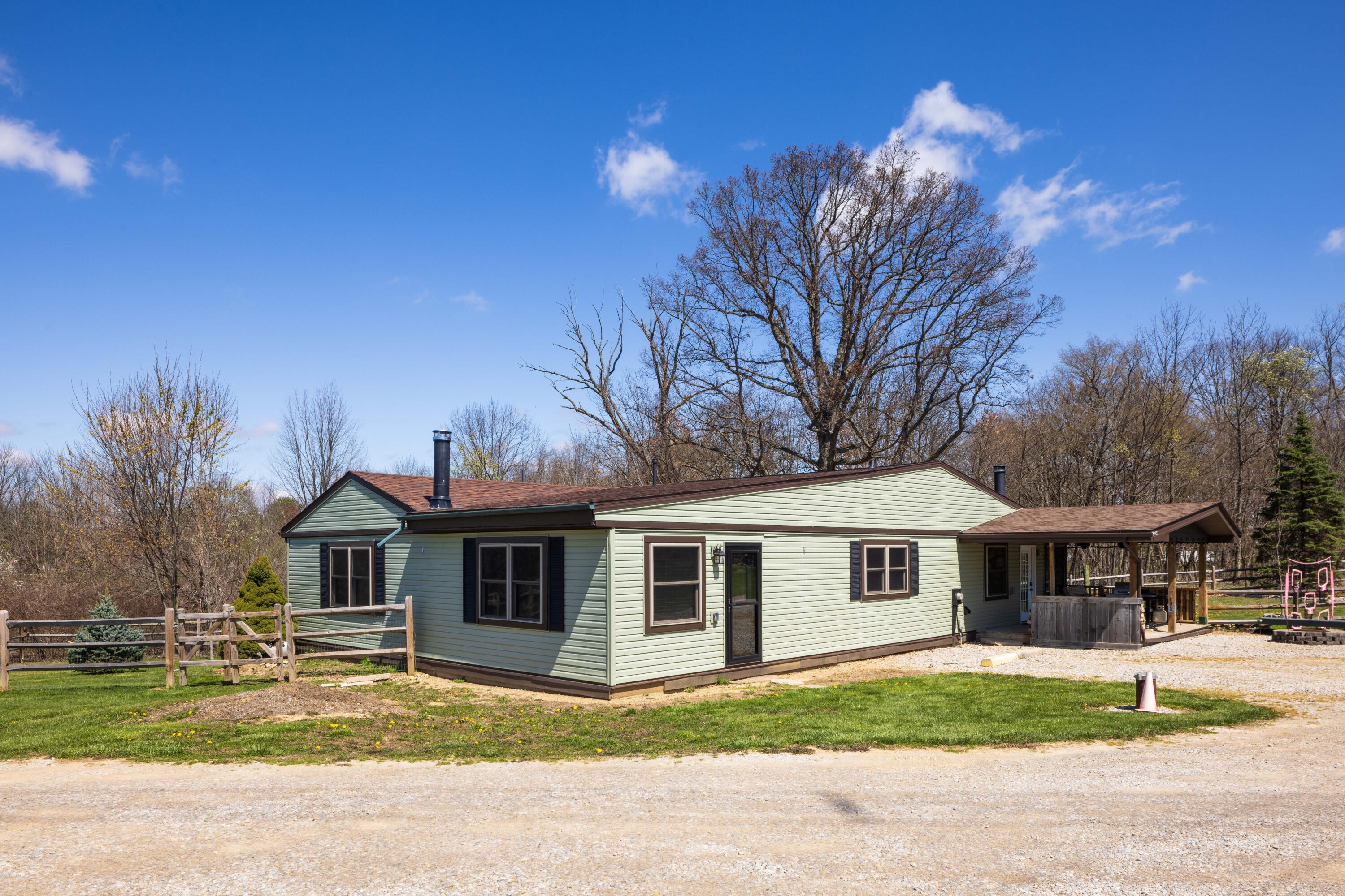 9704 Loudon Street, Johnstown, Ohio image 2
