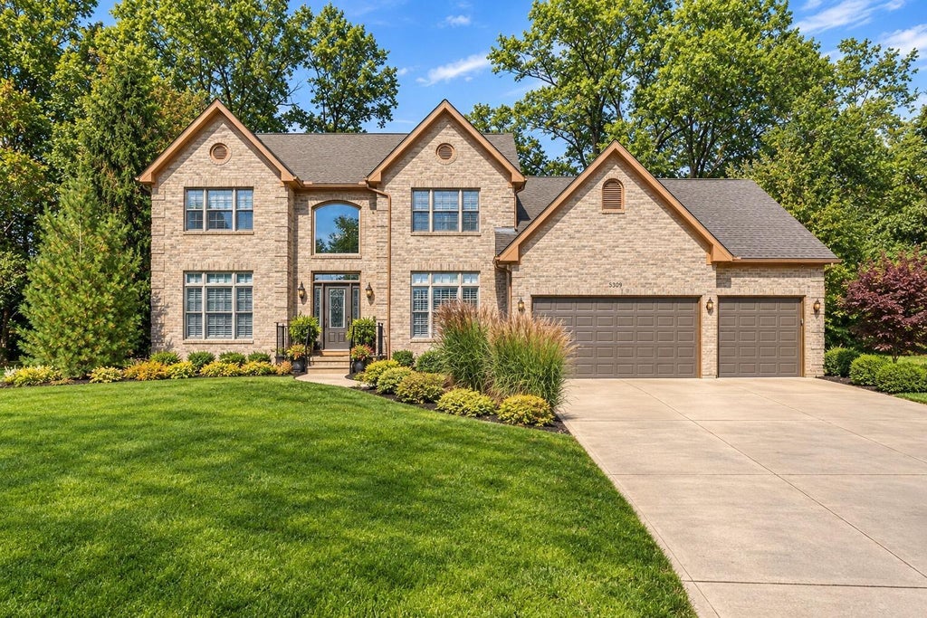 Photo of 5500 Bellerive Place, Westerville, OH 43082 (MLS # 226040538)