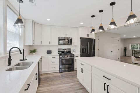 Photo of 6084 Mink Street SW, Pataskala, OH 43062 (MLS # 226009296)