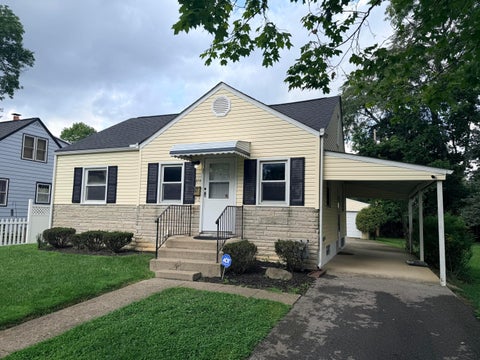 Photo of 374 Rosslyn Avenue, Columbus, OH 43214 (MLS # 226030324)