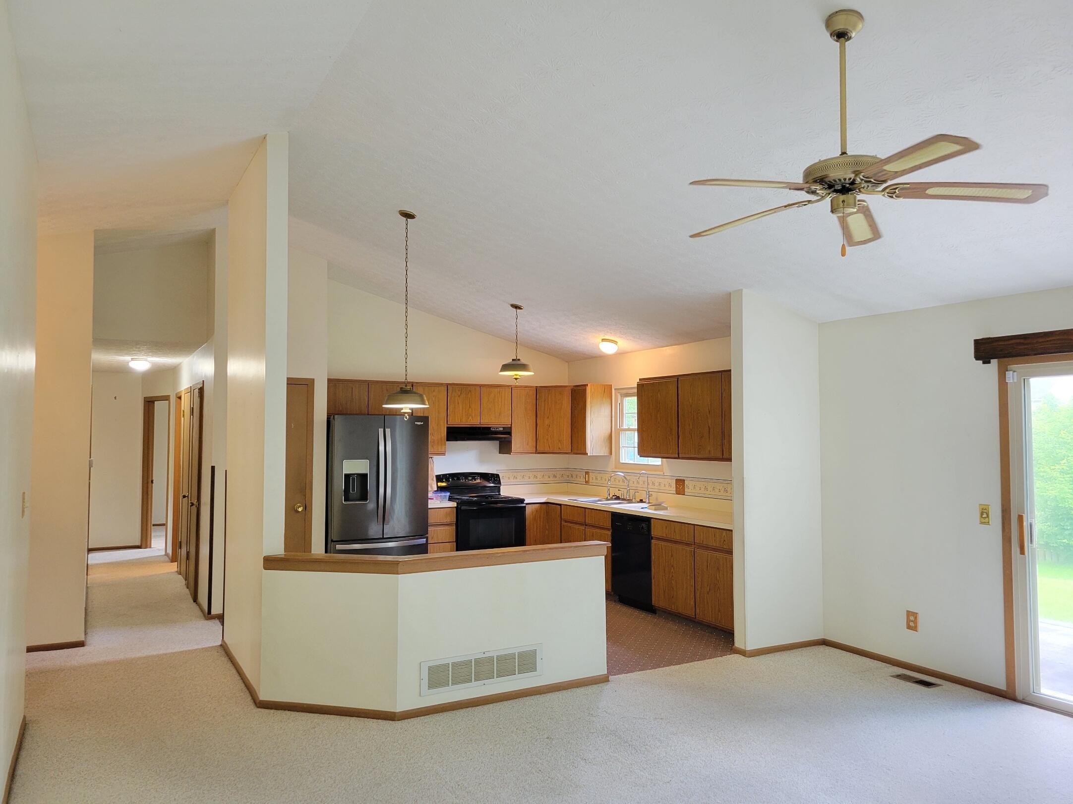 549 Meadows Boulevard, Pickerington, Ohio image 3