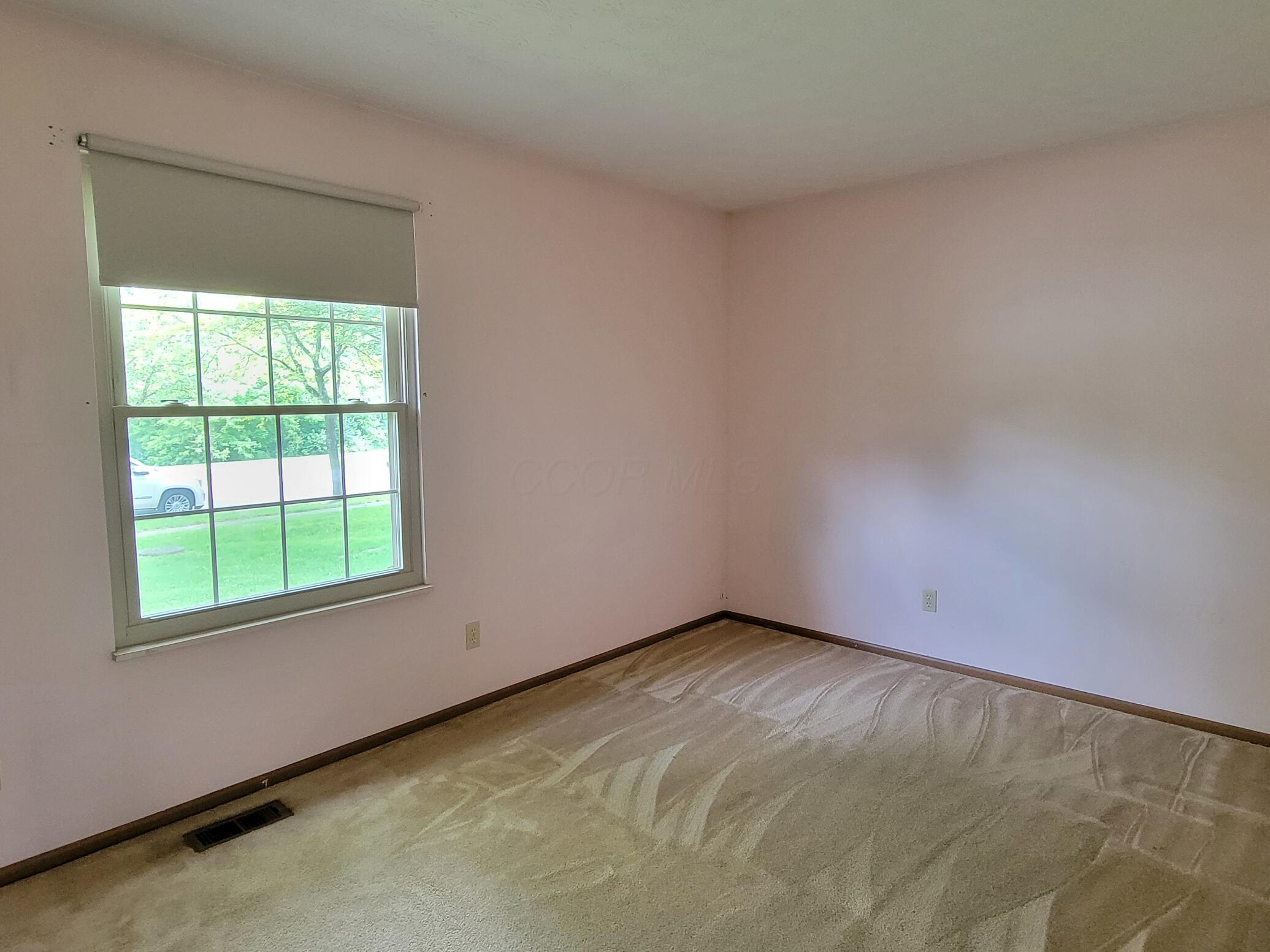 549 Meadows Boulevard, Pickerington, Ohio image 7